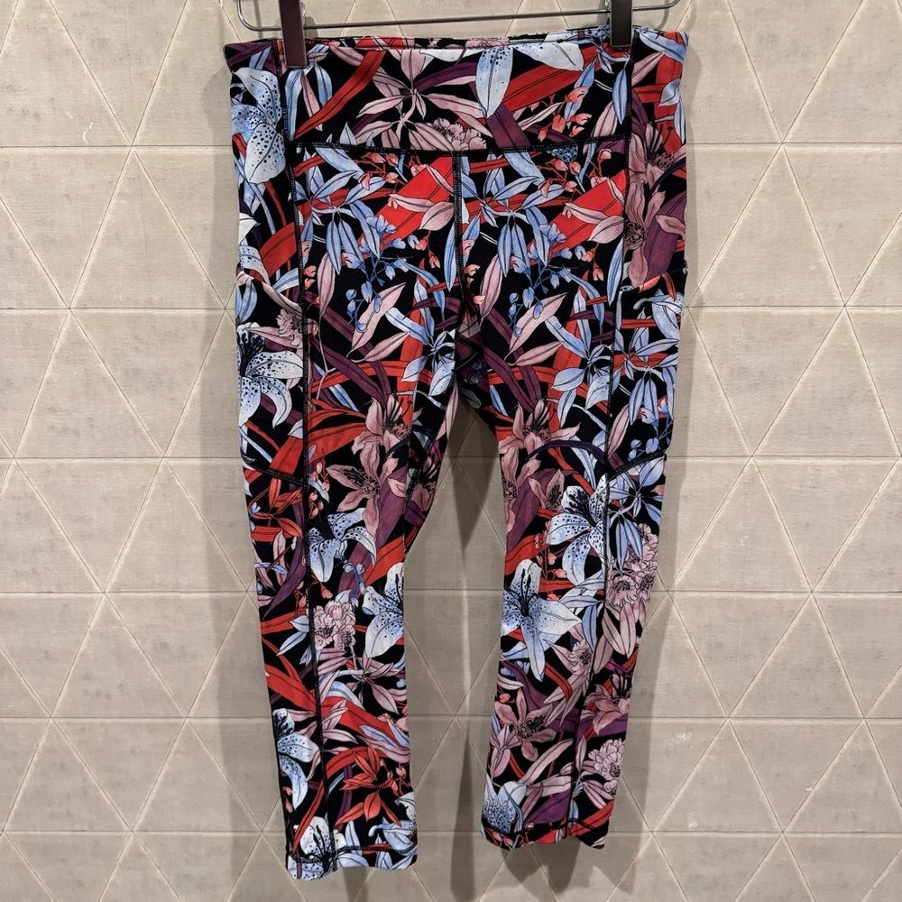 Lululemon Speed Up Crop *21"Lush Lillies Multi Size 8